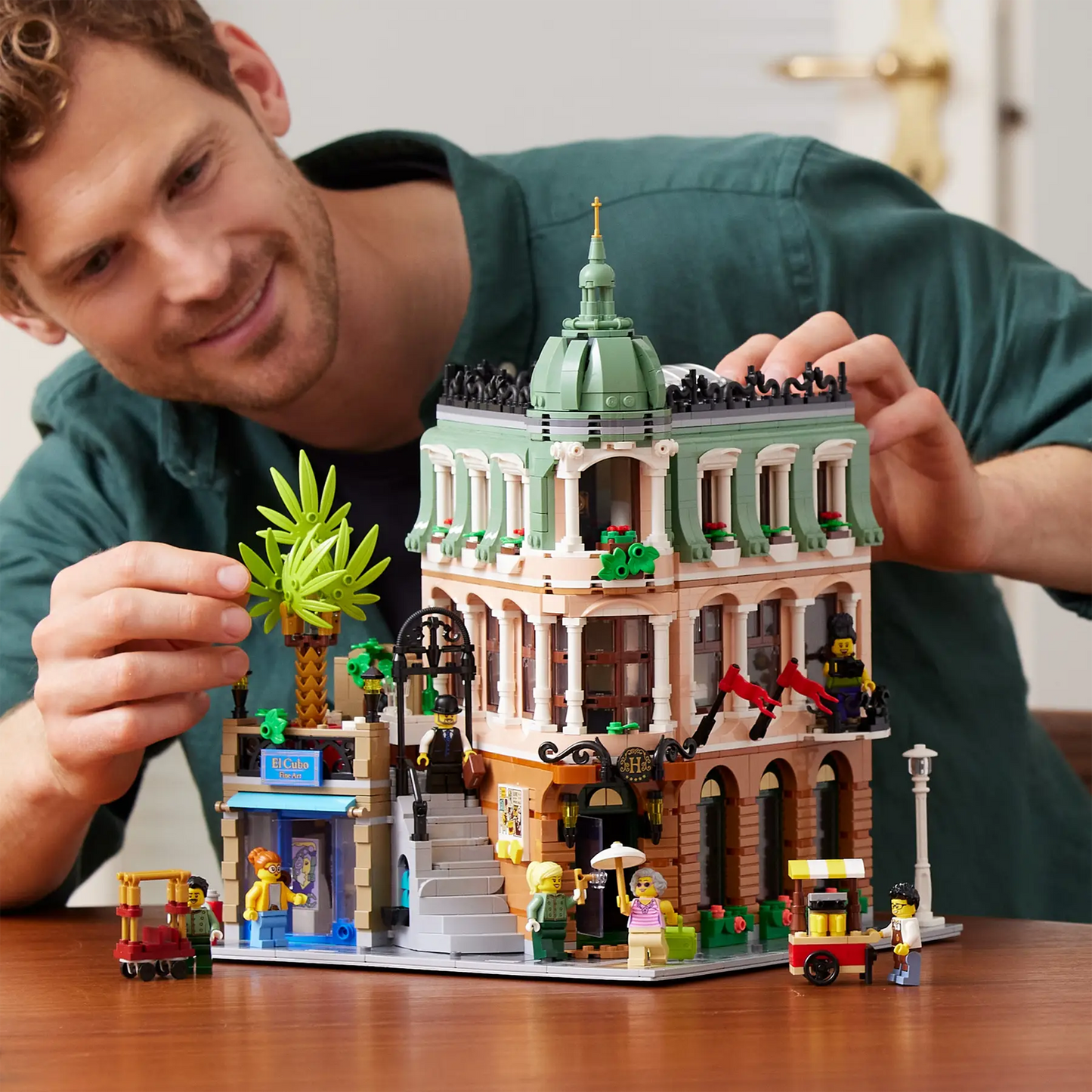 LEGO Boutique Hotel - 10297
