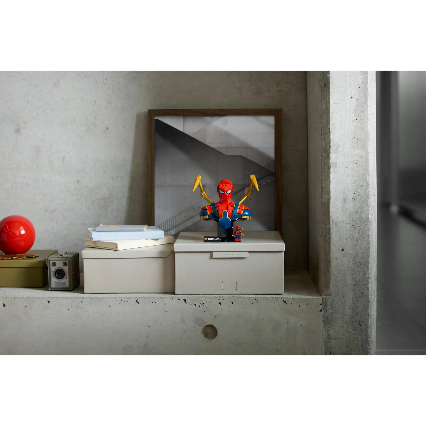 LEGO Iron Spider-Man Bust - 76326