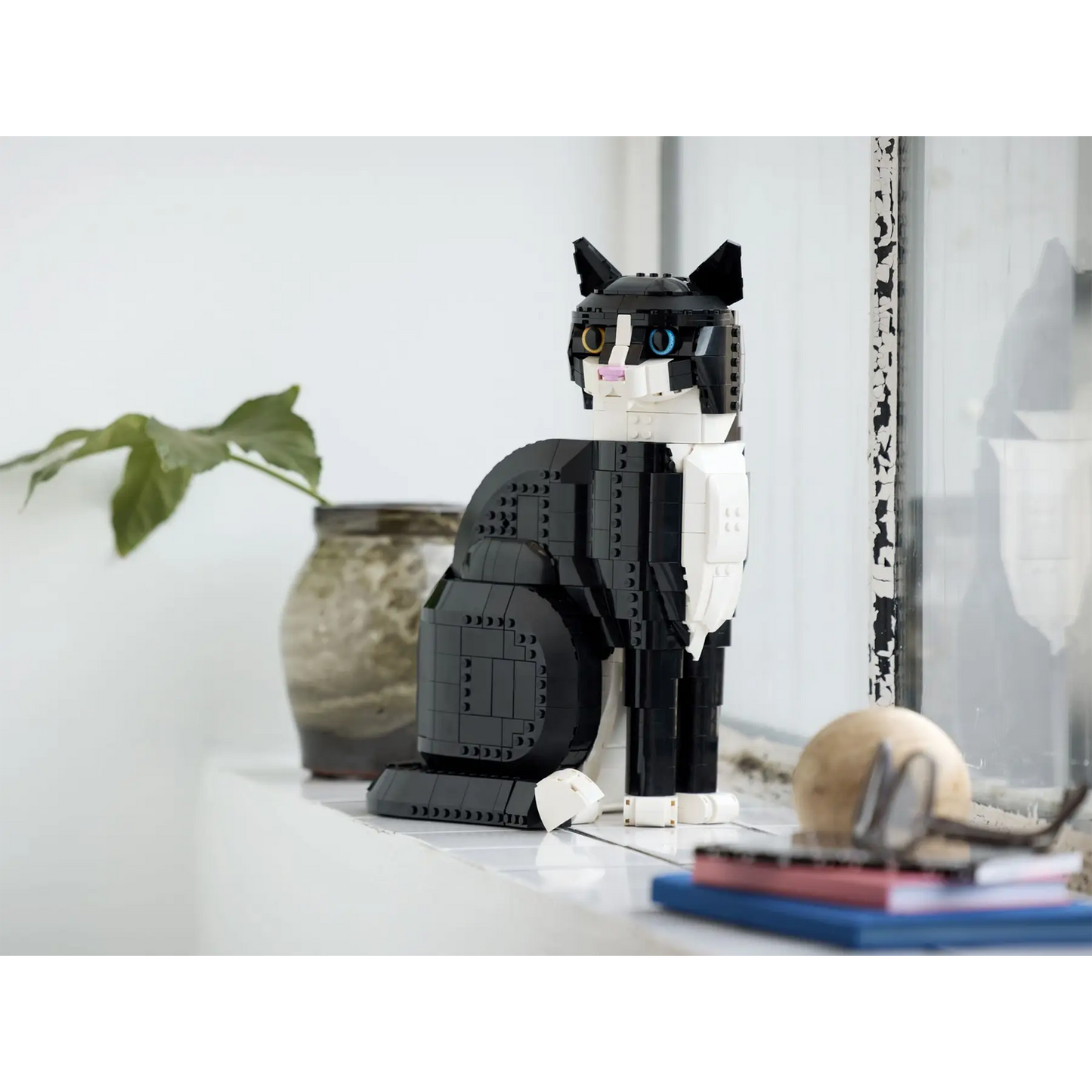 LEGO Tuxedo Cat - 21349