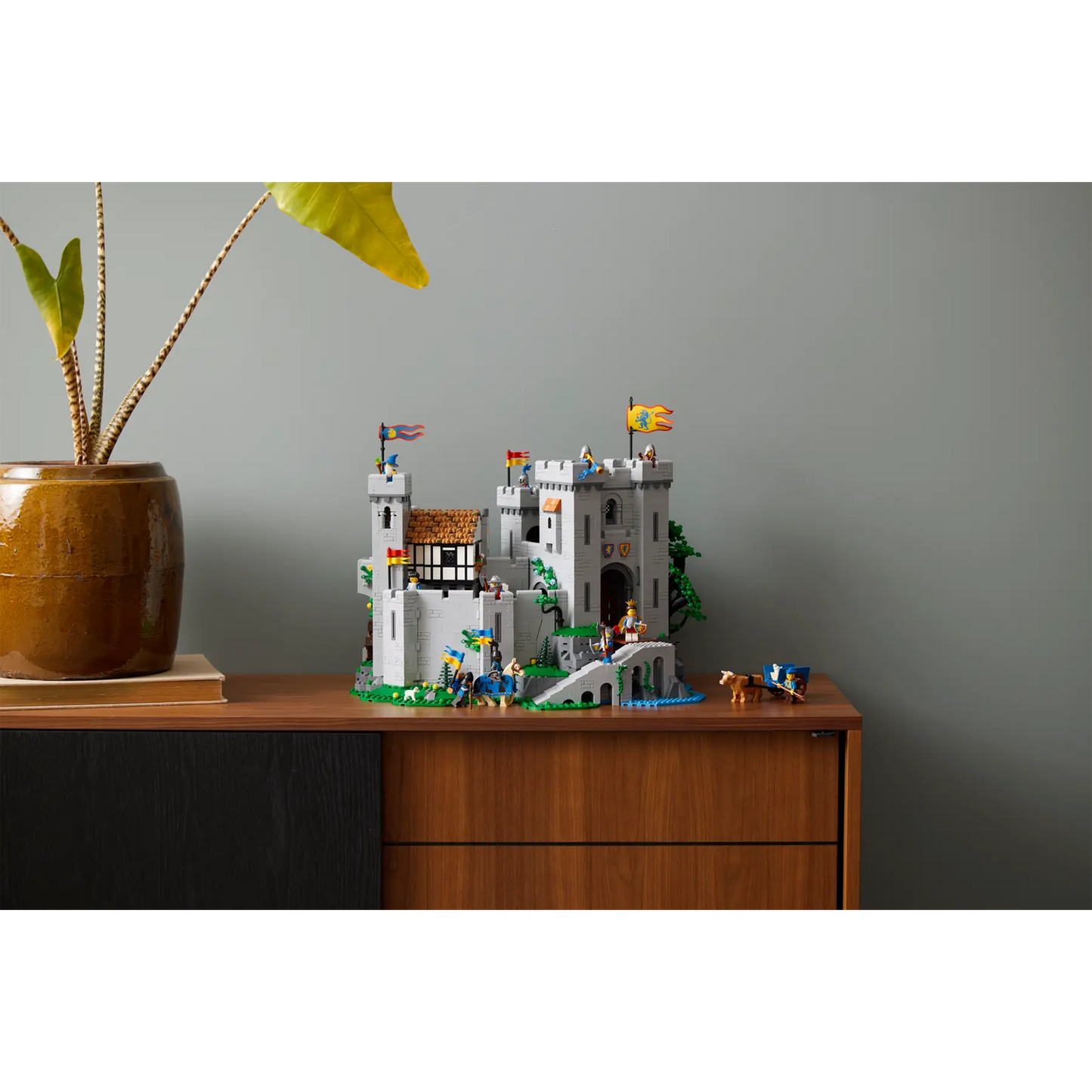 LEGO Lion Knights' Castle - 10305