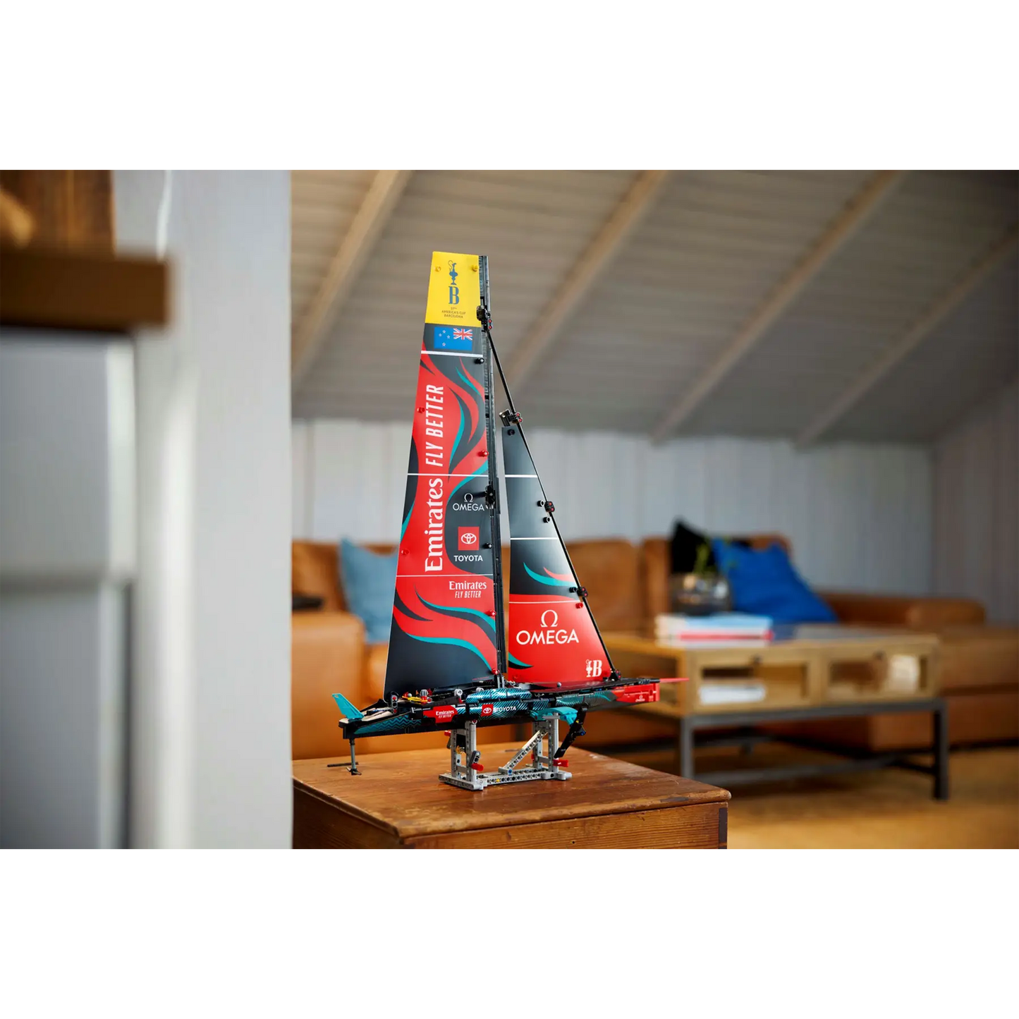 LEGO Emirates Team New Zealand AC75 Yacht - 42174