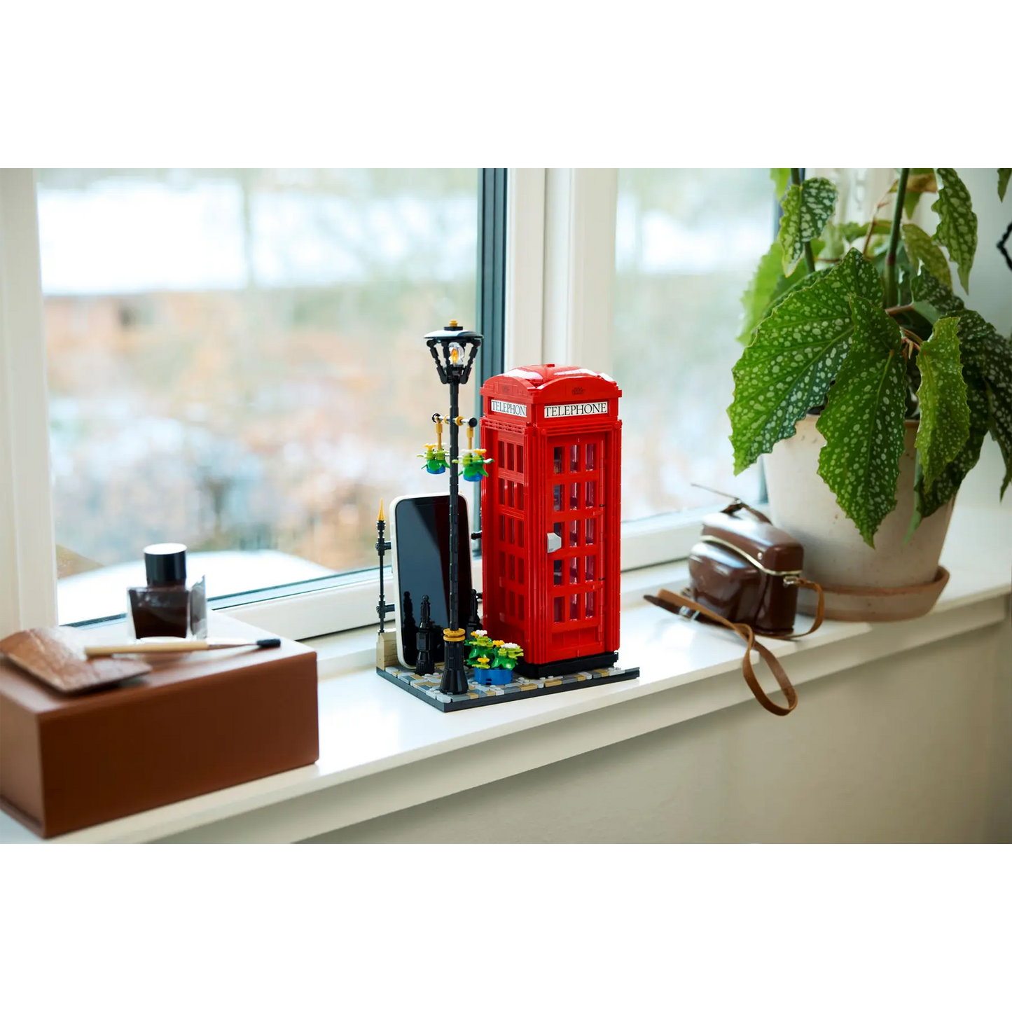 LEGO Red London Telephone Box - 21347