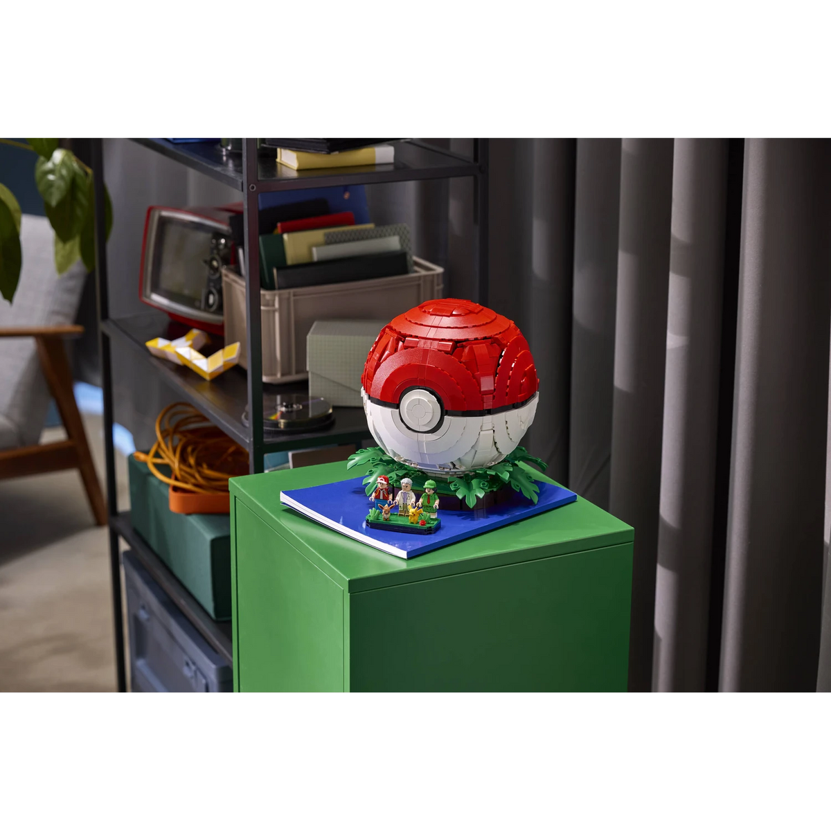 LEGO Iconic Trainer Moments Poké Ball - 72154