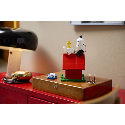LEGO Peanuts: Snoopy's Doghouse - 21368